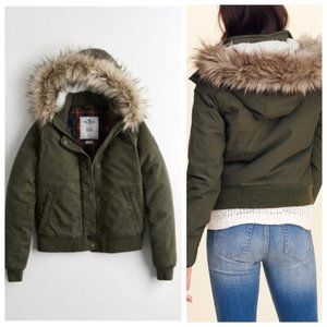 Cute warm fur olive green Hollister crop jacket m